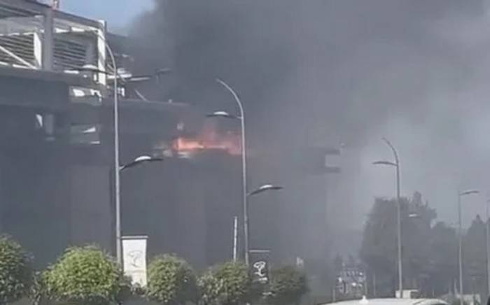 В Стамбуле горит торговый центр
