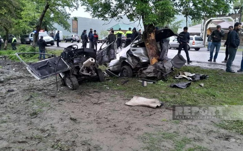 В Габале произошло тяжелое ДТП, 2 человека погибли, 1 ранен
