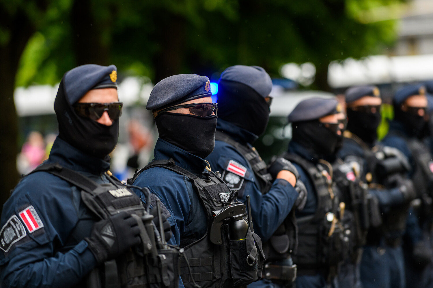 Полиция Латвии задержала шесть человек за празднование 9 мая

