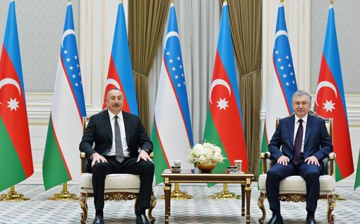 Президент Узбекистана направил поздравительное письмо президенту Ильхаму Алиеву
