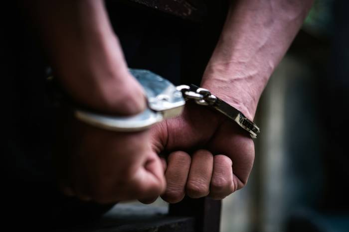 Гражданин Казахстана приговорен к 13 годам колонии за поджог военкомата в Омске
