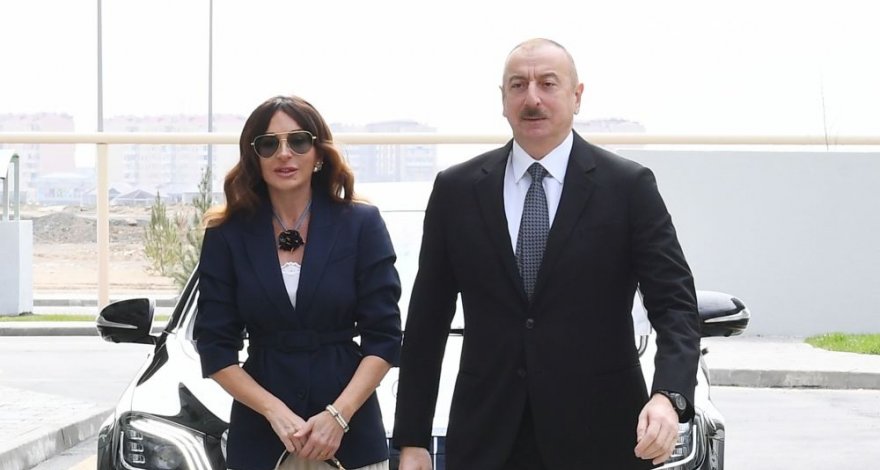 Ильхам Алиев и Мехрибан Алиева приняли участие в открытии Шушинского комплекса отеля-конгресс-центра
