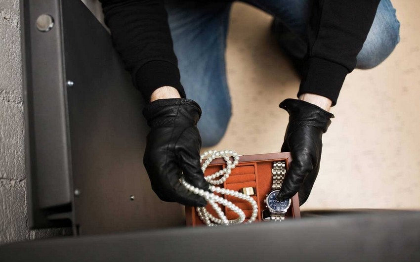 В Баку из домов и автомобиля совершены кражи на 28 тыс. манатов
