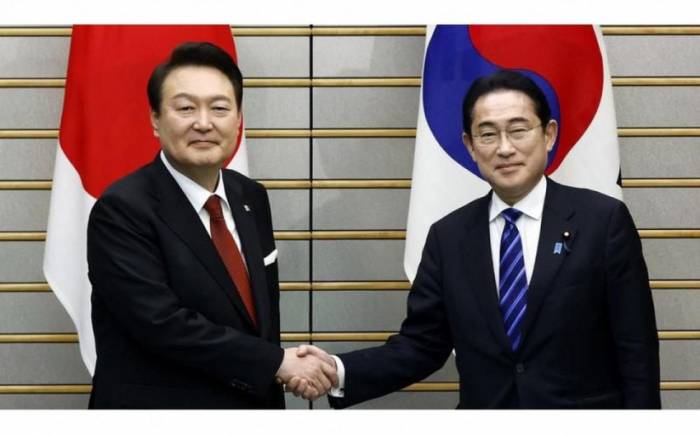 Премьер-министр Японии впервые за 12 лет посетил Южную Корею
