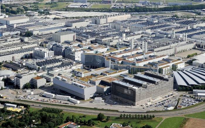 Число погибших при стрельбе на заводе Mercedes в Германии выросло до двух-ОБНОВЛЕНО
