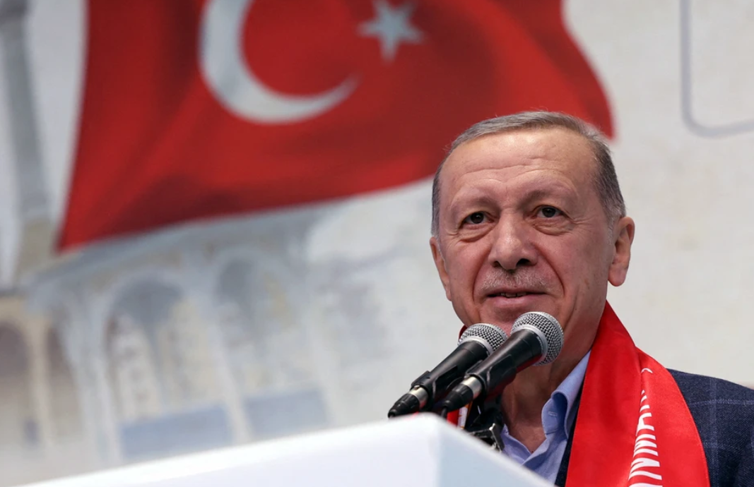 Опросы показали победу Эрдогана на выборах президента Турции с отрывом минимум 5%