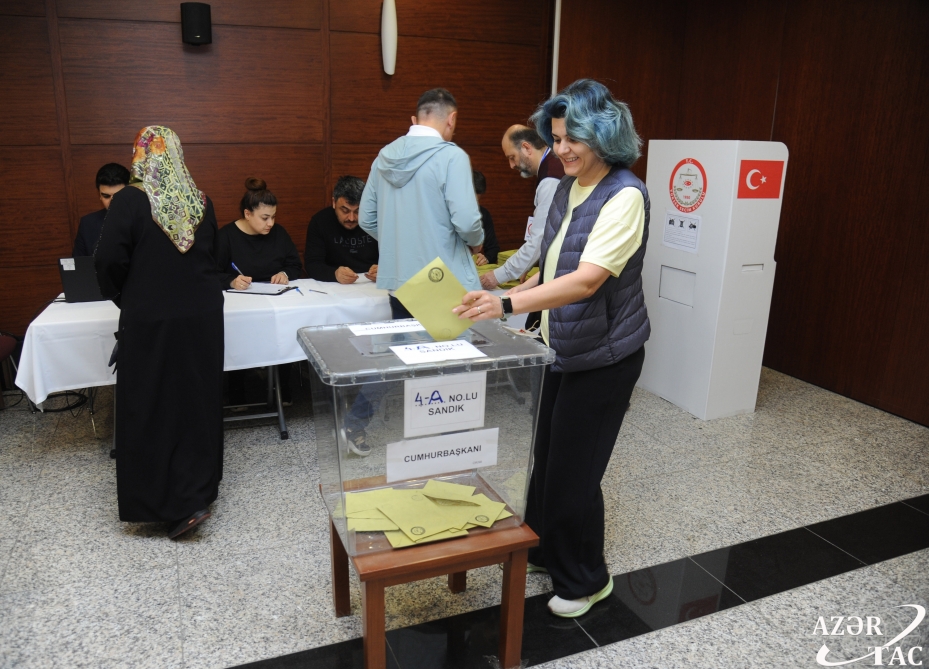 Граждане Турции в Азербайджане голосуют во втором туре президентских выборов
