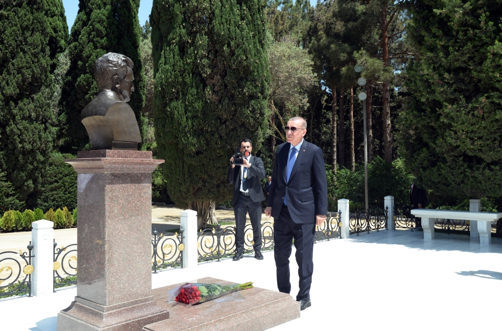 Эрдоган посетил могилу Гейдара Алиева