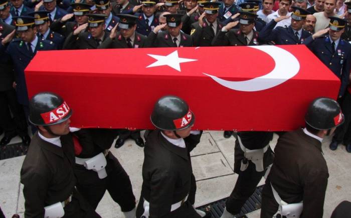 Двое турецких военных погибли в ходе операции на севере Ирака -ФОТО
