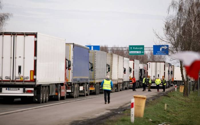 Очереди из грузовых фур на въезд в ЕС из Беларуси выросли в 3,5 раза

