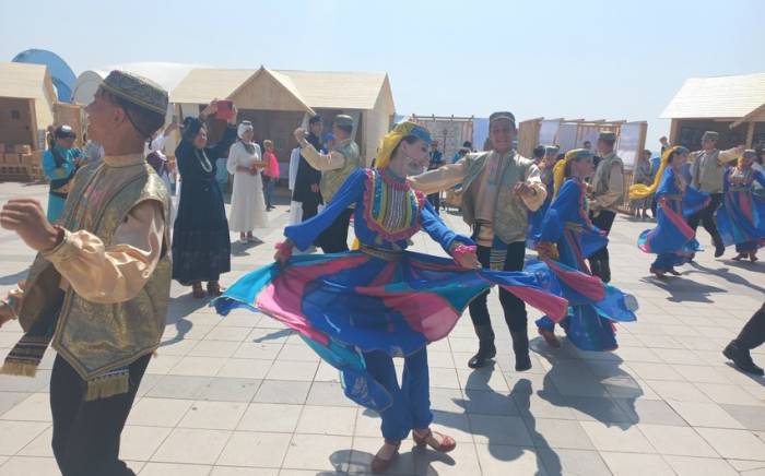В Баку отмечают татарский национальный праздник Сабантуй
