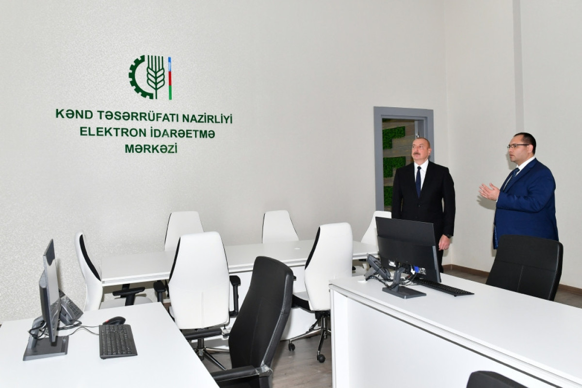 Ильхам Алиев принял участие в открытии нового административного здания Минсельхоза 