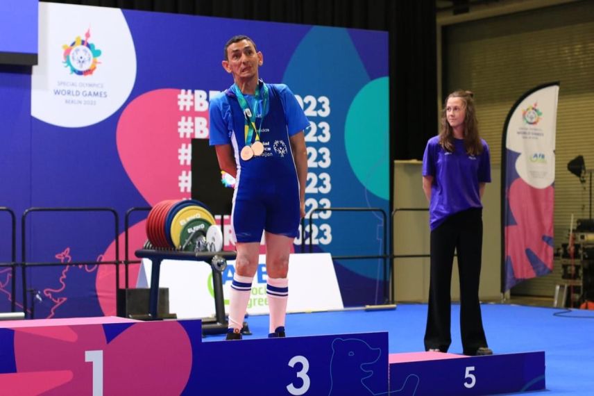 Азербайджанский спортсмен завоевал бронзу Всемирной Специальной Олимпиады
