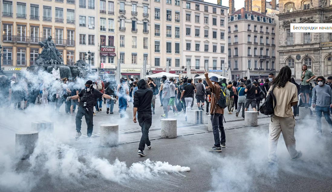 Во Франции разграбили табачные лавки и продуктовые магазины