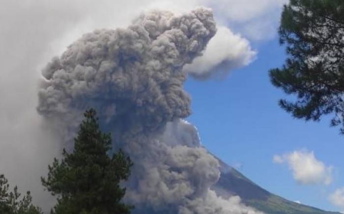 В Индонезии началось извержение вулкана Мерапи
