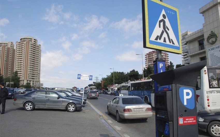 В Азербайджане оплата за парковку автомобилей будет на безналичной основе 
