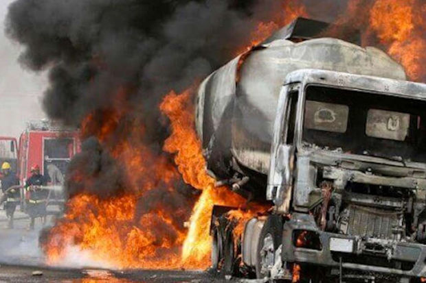 В Нигерии произошел взрыв бензовоза: много погибших и пострадавших
