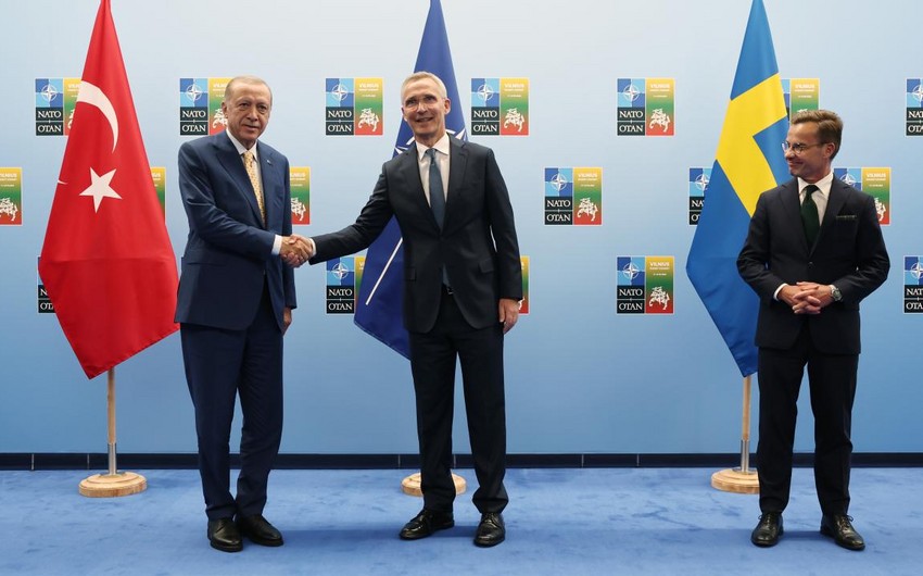 Президент Турции, премьер Швеции и генсек НАТО проводят встречу в Вильнюсе