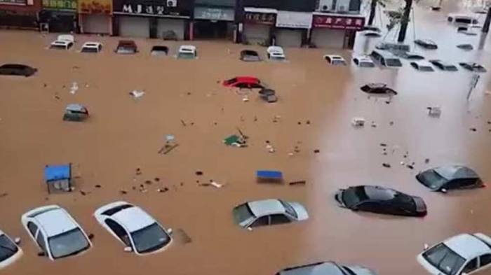 Тайфун «Доксури» обрушился на Китай, пострадали более 1,4 млн человек (видео)

