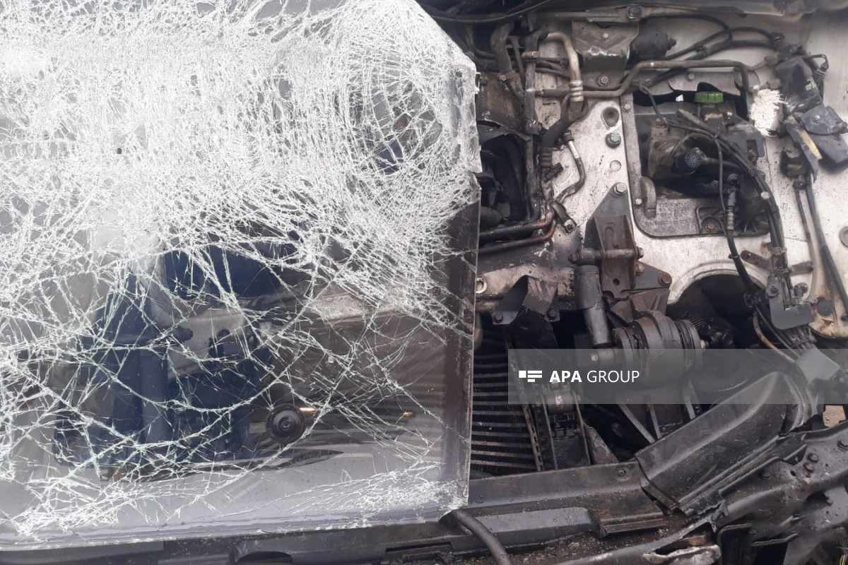 В Баку столкнулись два автобуса, пострадали 4 человека