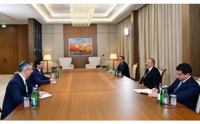 Президент Ильхам Алиев принял министра иностранных дел Узбекистана
