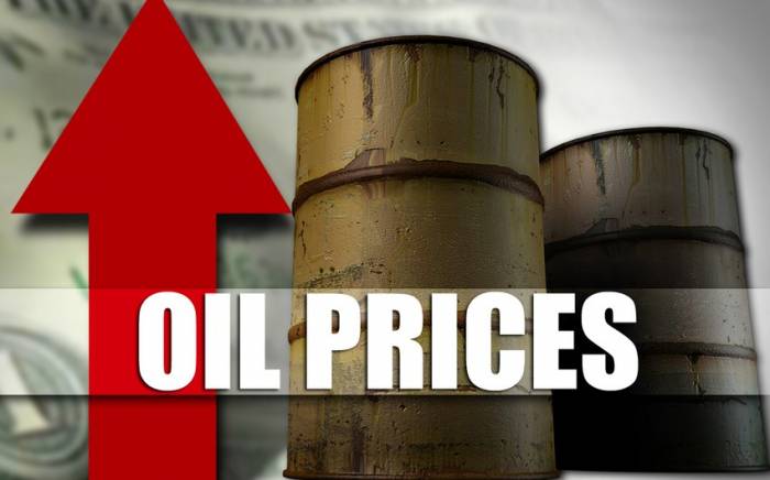 Мировые цены на нефть выросли после новостей о снижении добычи
