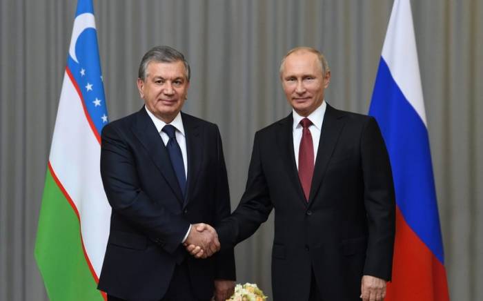 Путин поздравил Мирзиёева с убедительной победой на выборах

