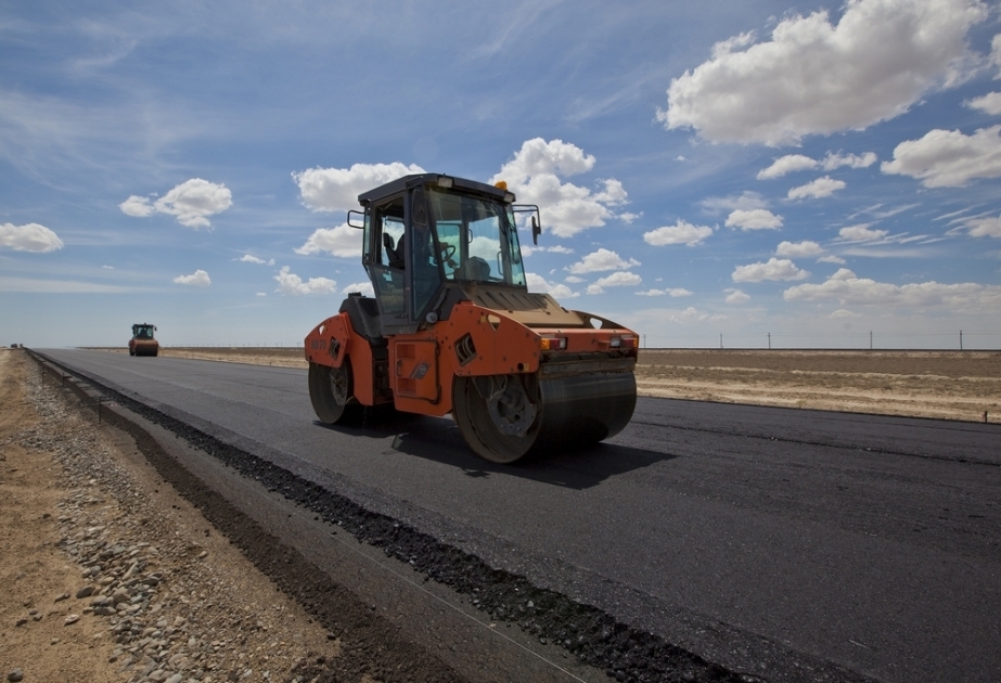 На освобожденных территориях Карабахского экономического района уже построено 4 из 10 автомобильных дорог