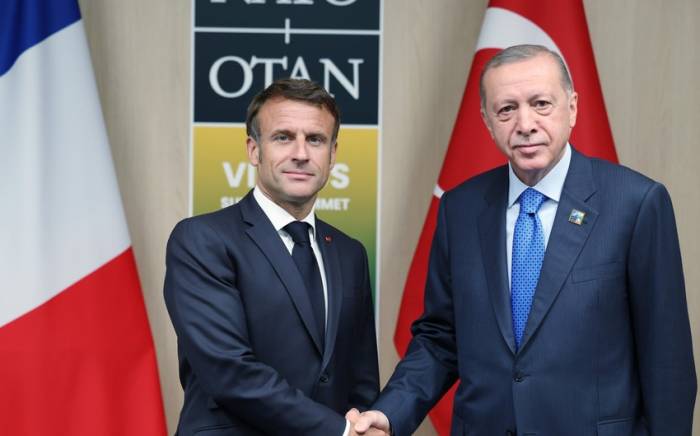 Эрдоган встретился с Макроном в рамках саммита НАТО
