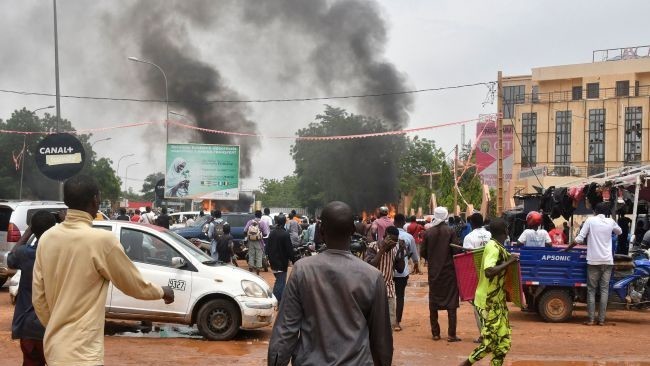Нигер на фоне переворота прекращает экспорт урана и золота во Францию
