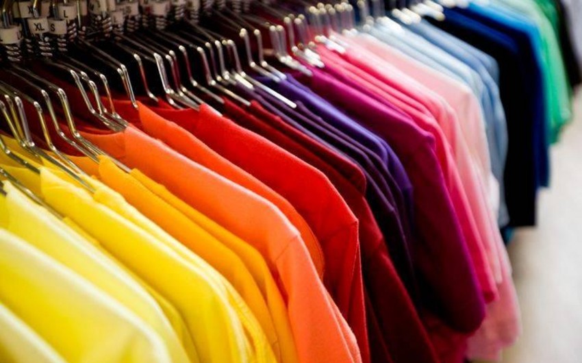 Азербайджан увеличил расходы на импорт одежды на 42%