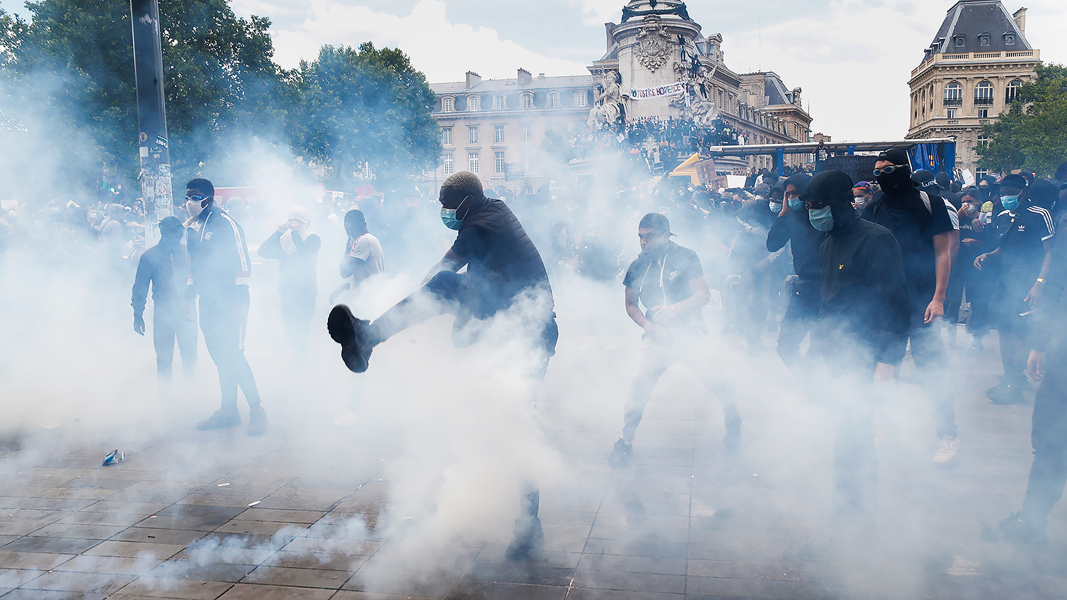 В МИД Франции объявили о прекращении массовых беспорядков в стране