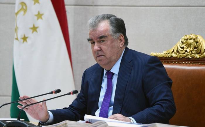 Президент Таджикистана провел перестановки в оборонном ведомстве
