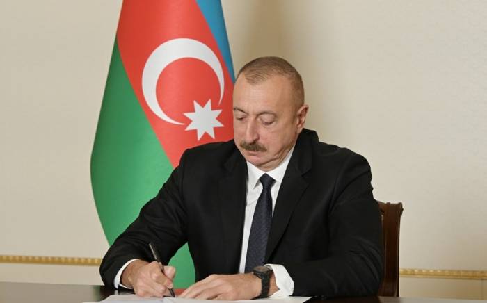 Президент Азербайджана наградил группу лиц медалью "За заслуги в сфере разминирования"
