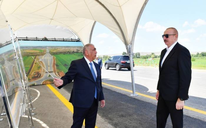 Ильхам Алиев ознакомился со строительством 27-километрового участка автомобильной дороги Ахмедбейли-Физули-Шуша-ФОТО,ОБНОВЛЕНО
