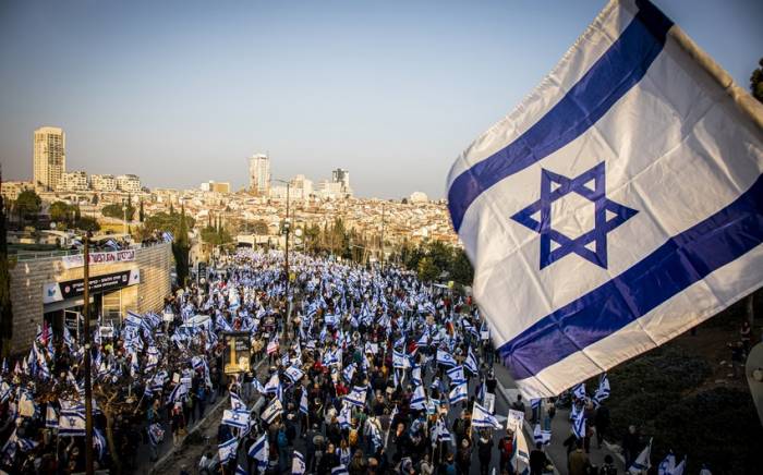 Около трети граждан Израиля задумались об отъезде из-за судебной реформы
