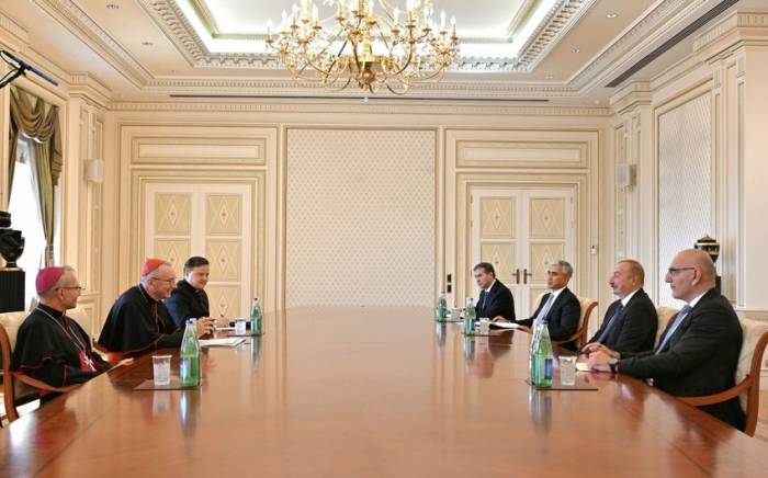 Президент Ильхам Алиев принял государственного секретаря Святого Престола-ОБНОВЛЕНО