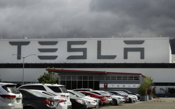 Tesla отзывает почти 16 тыс. авто из-за проблем с ремнями безопасности
