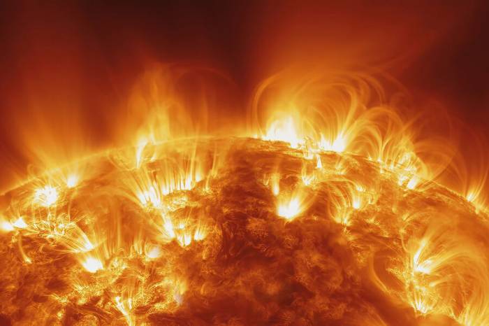 Из-за вспышки экстремальной интенсивности на Солнце возникли сбои радиосвязи
