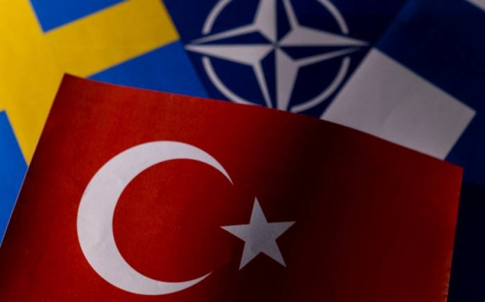 СМИ: Турция заняла жесткую позицию перед встречей по членству Швеции в НАТО

