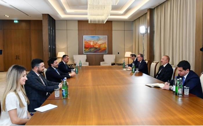 Президент Ильхам Алиев принял премьер-министра Черногории
