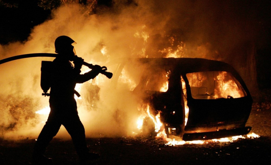 МВД Франции зафиксировало поджоги 255 машин в день Национального праздника