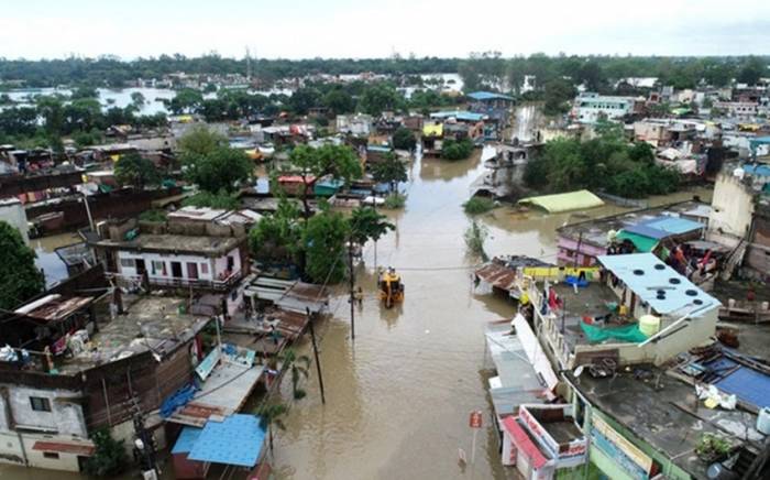 Число жертв в результате проливных дождей на севере Индии возросло до 21
