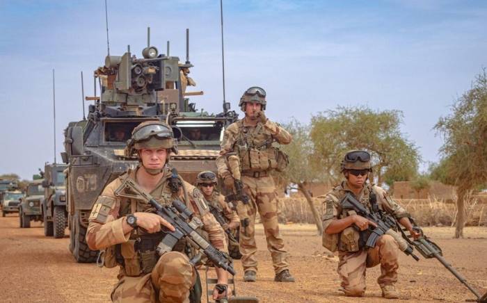 Франция готовится вывести 40 военнослужащих из Нигера в Чад
