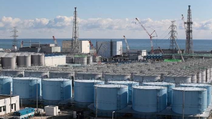 Япония начала сброс воды в океан с АЭС «Фукусима-1»
