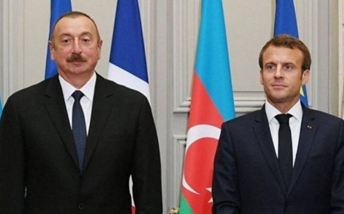 Эмманюэль Макрон позвонил президенту Ильхаму Алиеву
