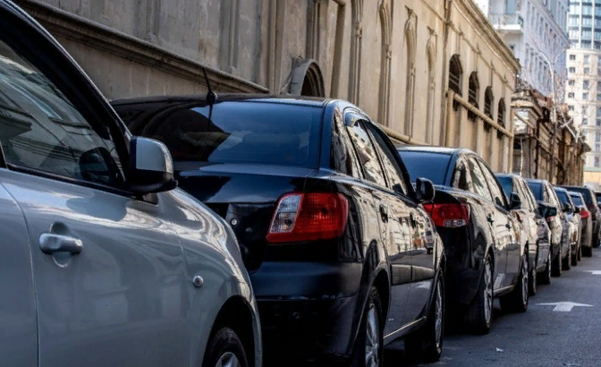 В Азербайджане с сегодняшнего дня оплата парковки будет безналичной