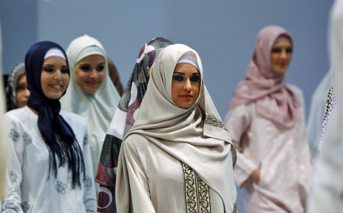 Во Франции запретят ношение мусульманской одежды в школах
