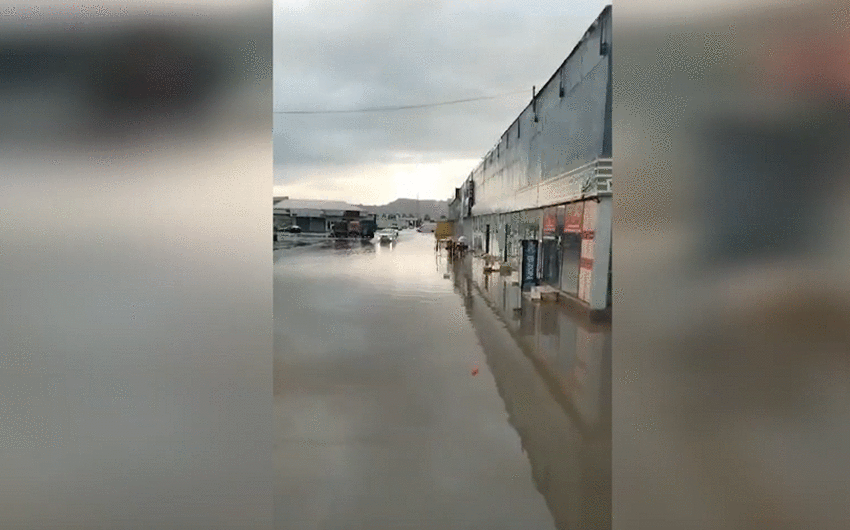Торговые центры "Бина" и "Садарак" затопило - ВИДЕО
