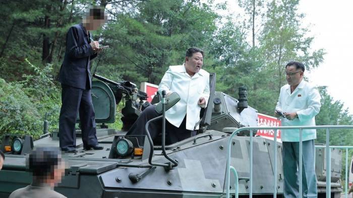 Ким Чен Ын приказал нарастить производство ракет
